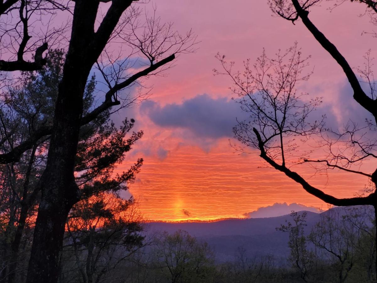 Hotel Barefoot Hills Dahlonega Exterior foto
