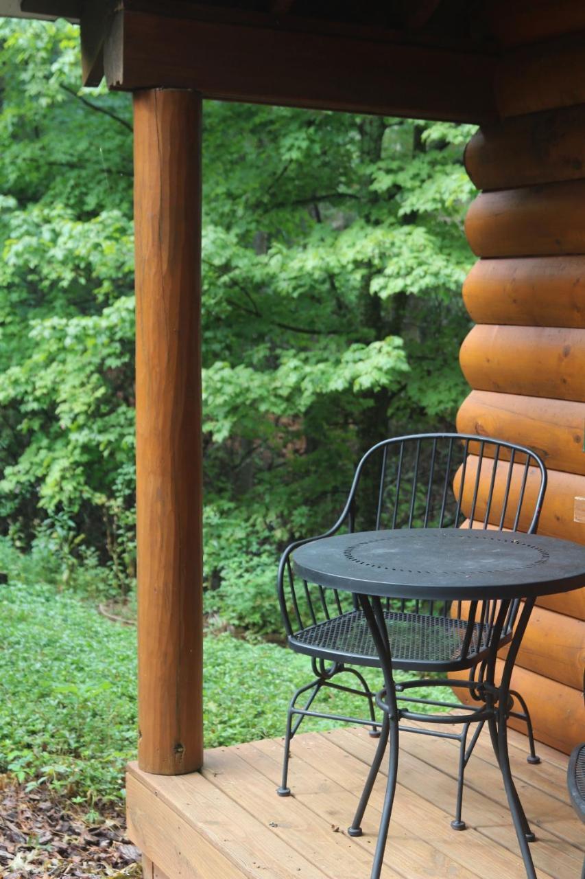 Hotel Barefoot Hills Dahlonega Exterior foto
