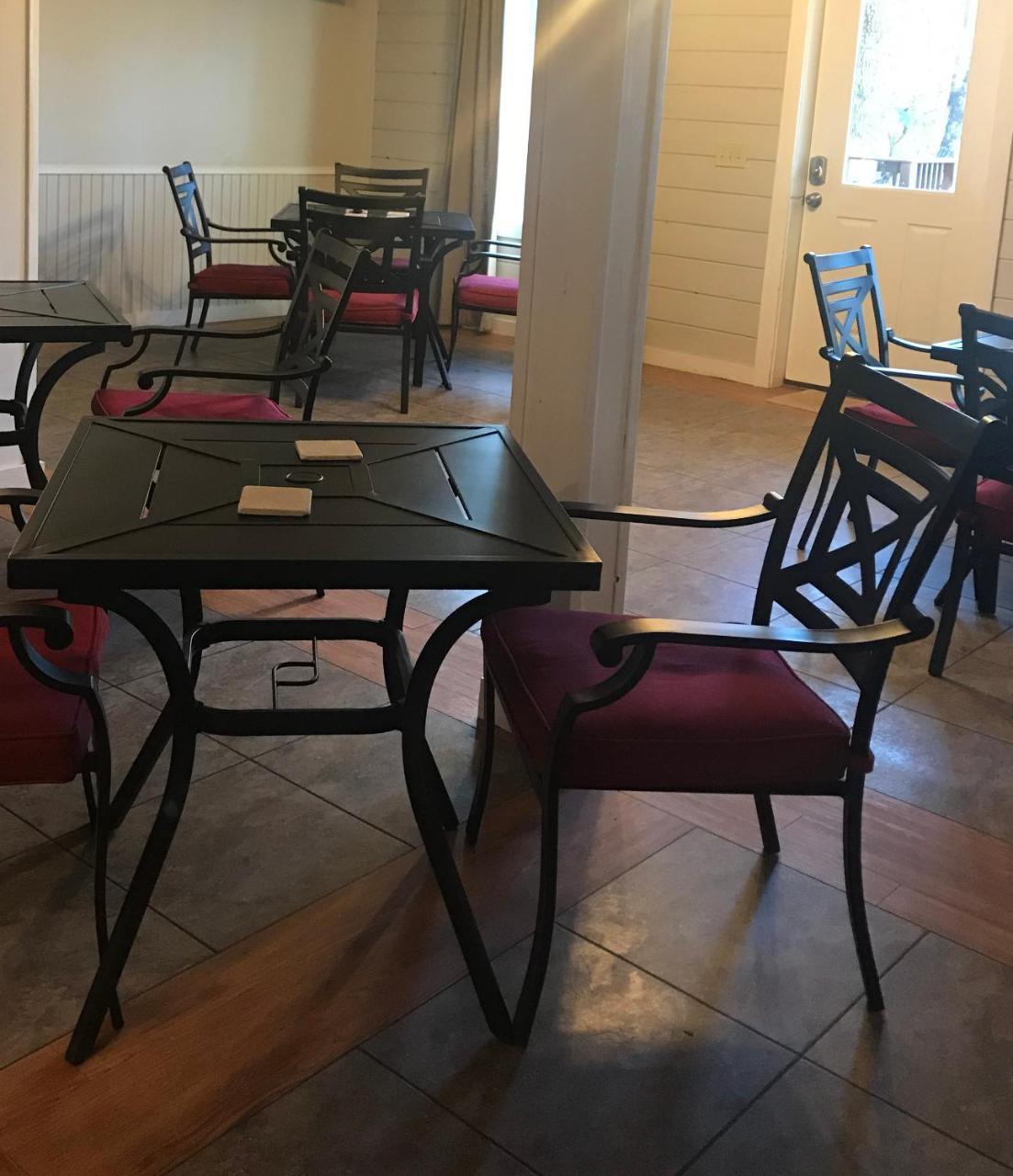 Hotel Barefoot Hills Dahlonega Exterior foto