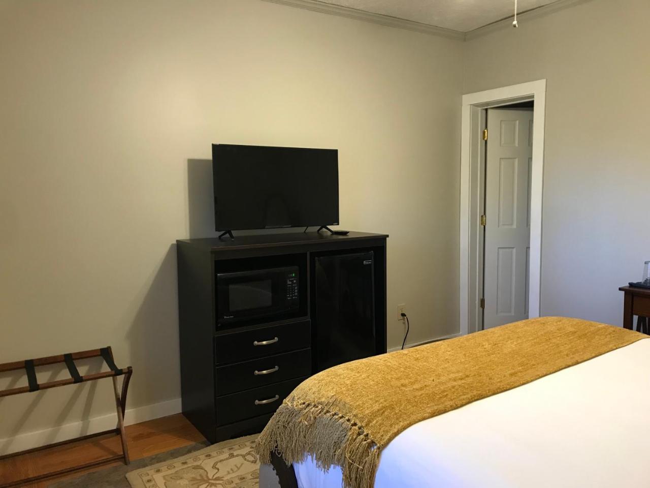 Hotel Barefoot Hills Dahlonega Exterior foto