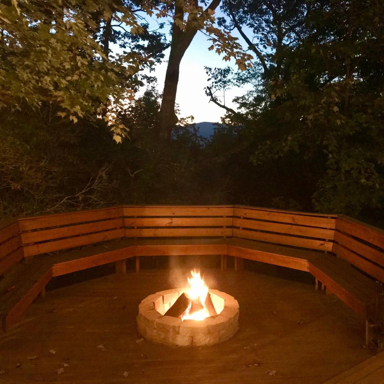Hotel Barefoot Hills Dahlonega Exterior foto