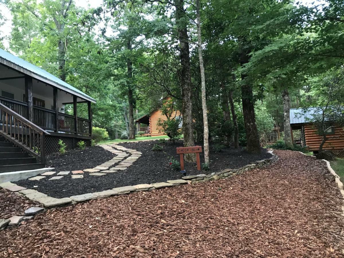 Hotel Barefoot Hills Dahlonega Exterior foto