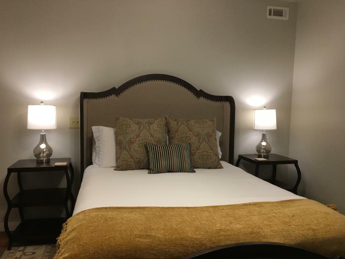 Hotel Barefoot Hills Dahlonega Exterior foto